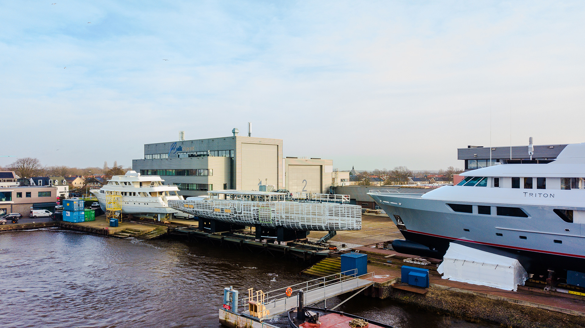 Arrival of sailing yacht Yemaya at Balk Shipyard.